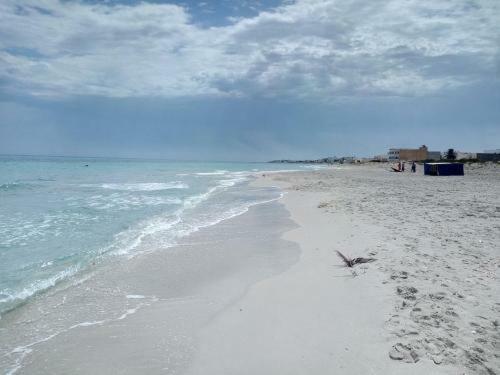 Mnakaa Beach Appartement Rdc Salakta Luaran gambar